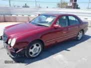 ✅ 2000 Mercedes-Benz E 320 • VIN: WDBJF70J5YB066997 • Лот: 42314772. Опубликован ранее на IAAI с пробегом 181 217 миль. Бесплатный доступ к архиву аукционных продаж из США и подробный отчёт об истории автомобиля на DreamBid. Изображение 19.