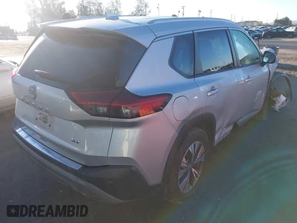 ✅ 2022 Nissan Rogue SV • VIN: JN8BT3BA1NW042712 • Lot: 43449596. Listed on IAAI with 37,024 mi. Free auction sales archive from the USA and detailed vehicle history report at DreamBid. Image 4.