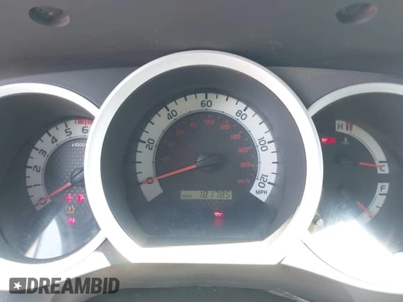 ✅ 2013 Toyota Tacoma • VIN: 5TFTX4CNXDX029302 • Lot: 42636315. Wystawiony na IAAI z przebiegiem 181 785 mil. Bezpłatny archiwum sprzedaży aukcyjnych z USA i szczegółowy raport historii pojazdu na DreamBid. Zdjęcie 7.