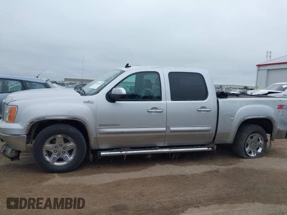 ✅ 2013 GMC Sierra 1500 SLT • VIN: 3GTP2WE78DG340855 • Lot: 43004859. Listed on IAAI with 172,173 mi. Free auction sales archive from the USA and detailed vehicle history report at DreamBid. Image 14.