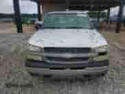 2004 Chevrolet Silverado 1500 LS z VIN 1GCEC14T04E206936, wystawiony jako Copart lot #56305735 z przebiegiem Nie podano mil oraz Szkoda całkowita • Salvage title. Historia ofert i sprzedaży dostępna na DreamBid. Obrazek 5.