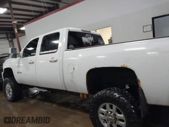 ✅ 2014 Chevrolet Silverado 2500HD LTZ • VIN: 1GC1KYC87EF187580 • Лот: 41524629. Опубликован ранее на IAAI с пробегом Не указан. Бесплатный доступ к архиву аукционных продаж из США и подробный отчёт об истории автомобиля на DreamBid. Изображение 14.