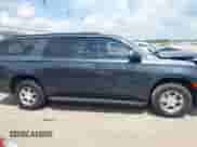 ✅ 2021 Chevrolet Suburban RST • VIN: 1GNSCEKD5MR228825 • Lot: 42916245. Wystawiony na IAAI z przebiegiem 52 657 mil. Bezpłatny archiwum sprzedaży aukcyjnych z USA i szczegółowy raport historii pojazdu na DreamBid. Zdjęcie 13.