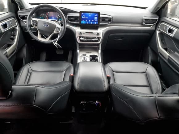 ✅ 2021 Ford Explorer XLT • VIN: 1FMSK7DHXMGB12132 • Lot: 88891395. Wystawiony na Copart z przebiegiem 45 025 mil. Bezpłatny archiwum sprzedaży aukcyjnych z USA i szczegółowy raport historii pojazdu na DreamBid. Zdjęcie 8.