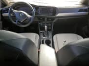 ✅ 2019 Volkswagen Jetta S • VIN: 3VWC57BU6KM237919 • Lot: 85817035. Wystawiony na Copart z przebiegiem Nie podano. Bezpłatny archiwum sprzedaży aukcyjnych z USA i szczegółowy raport historii pojazdu na DreamBid. Zdjęcie 8.