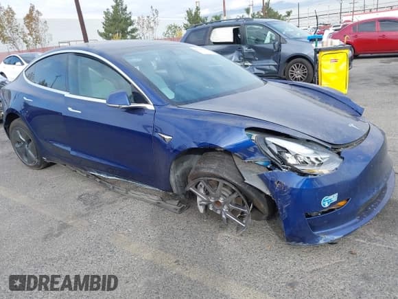 ✅ 2020 Tesla Model 3 Standard Range Plus • VIN: 5YJ3E1EA8LF804929 • Lot: 40940566. Wystawiony na IAAI z przebiegiem 94 620 mil. Bezpłatny archiwum sprzedaży aukcyjnych z USA i szczegółowy raport historii pojazdu na DreamBid. Zdjęcie 1.