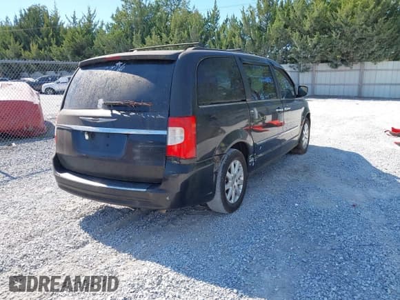 ✅ 2015 Chrysler Town & Country Touring • VIN: 2C4RC1BG7FR697910 • Лот: 43678258. Опубликован ранее на IAAI с пробегом 167 127 миль. Бесплатный доступ к архиву аукционных продаж из США и подробный отчёт об истории автомобиля на DreamBid. Изображение 4.