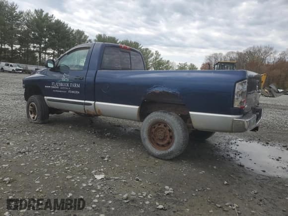 ✅ 2005 Dodge 2500 ST • VIN: 3D7KS26D55G826098 • Lot: 52813795. Wystawiony na Copart z przebiegiem Nie podano. Bezpłatny archiwum sprzedaży aukcyjnych z USA i szczegółowy raport historii pojazdu na DreamBid. Zdjęcie 2.