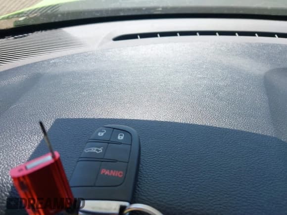 ✅ 2015 Dodge Challenger R/T Plus • VIN: 2C3CDZBT3FH839887 • Лот: 43152450. Опубликован ранее на IAAI с пробегом 64 910 миль. Бесплатный доступ к архиву аукционных продаж из США и подробный отчёт об истории автомобиля на DreamBid. Изображение 11.