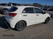 ✅ 2018 Kia Rio S • VIN: 3KPA25AB8JE090762 • Lot: 92921415. Wystawiony na Copart z przebiegiem 104 801 mil. Bezpłatny archiwum sprzedaży aukcyjnych z USA i szczegółowy raport historii pojazdu na DreamBid. Zdjęcie 3.