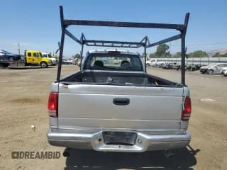 ✅ 2002 Dodge Dakota • VIN: 1B7GL12X32S557546 • Lot: 66879734. Wystawiony na Copart z przebiegiem 218 981 mil. Bezpłatny archiwum sprzedaży aukcyjnych z USA i szczegółowy raport historii pojazdu na DreamBid. Zdjęcie 6.