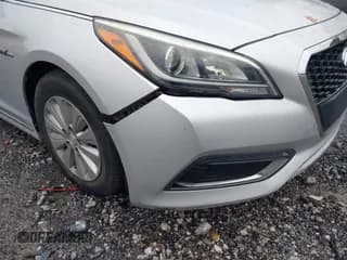 ✅ 2016 Hyundai Sonata SE • VIN: KMHE24L18GA040953 • Лот: 43556614. Опубликован ранее на IAAI с пробегом 172 563 миль. Бесплатный доступ к архиву аукционных продаж из США и подробный отчёт об истории автомобиля на DreamBid. Изображение 6.