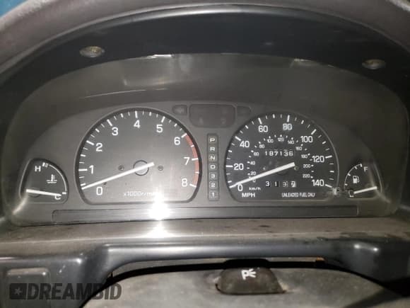 ✅ 1993 Subaru Impreza • VIN: JF1GF2440PH804550 • Лот: 55350985. Опубликован ранее на Copart с пробегом 187 136 миль. Бесплатный доступ к архиву аукционных продаж из США и подробный отчёт об истории автомобиля на DreamBid. Изображение 9.