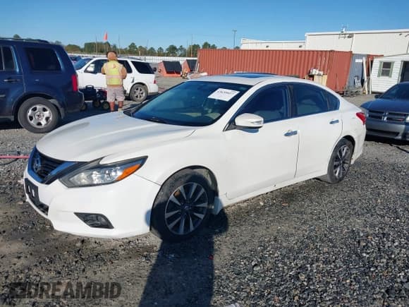 ✅ 2016 Nissan Altima SR • VIN: 1N4AL3AP4GC171938 • Лот: 43659027. Опубликован ранее на IAAI с пробегом 127 769 миль. Бесплатный доступ к архиву аукционных продаж из США и подробный отчёт об истории автомобиля на DreamBid. Изображение 2.