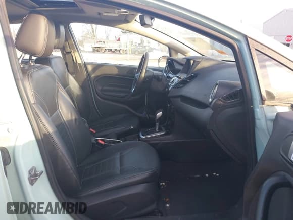 ✅ 2017 Ford Fiesta Titanium • VIN: 3FADP4FJ4HM123934 • Lot: 43870655. Wystawiony na IAAI z przebiegiem 134 390 mil. Bezpłatny archiwum sprzedaży aukcyjnych z USA i szczegółowy raport historii pojazdu na DreamBid. Zdjęcie 5.