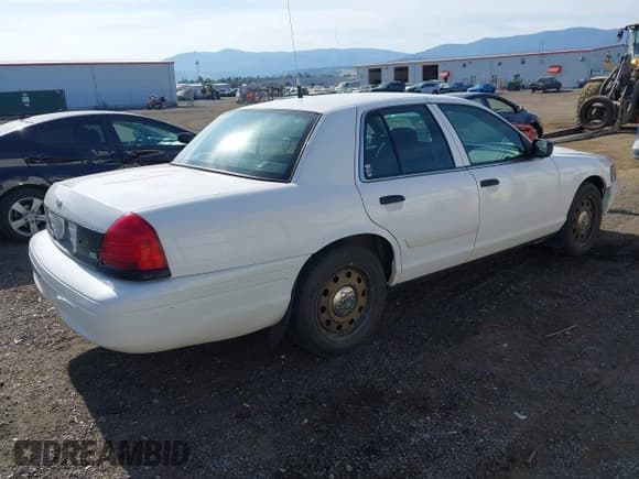 ✅ 2009 Ford Police Interceptor • VIN: 2FAHP71V29X117956 • Lot: 42468064. Listed on IAAI with Not provided. Free auction sales archive from the USA and detailed vehicle history report at DreamBid. Image 4.