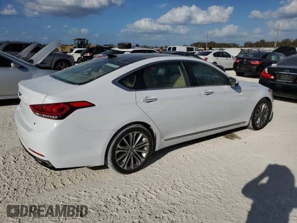 2015 Hyundai Genesis 3.8L z VIN KMHGN4JE6FU081598, wystawiony jako Copart lot #77257114 z przebiegiem Nie podano mil oraz Nie do naprawy • Non repairable. Historia ofert i sprzedaży dostępna na DreamBid. Obrazek 3.