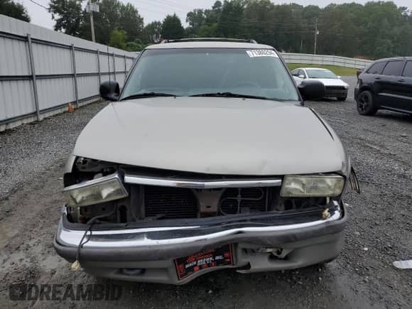 1998 Chevrolet Blazer LT z VIN 1GNDT13W4W2145710, wystawiony jako Copart lot #71380294 z przebiegiem 148 766 mil mil oraz Szkoda całkowita • Salvage title. Historia ofert i sprzedaży dostępna na DreamBid. Obrazek 5.