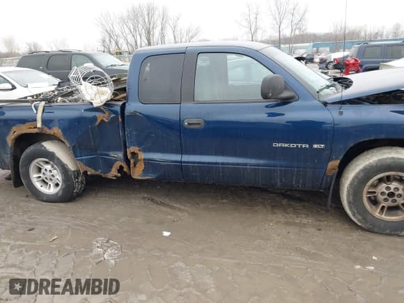 ✅ 2000 Dodge Dakota • VIN: 1B7GL22X8YS553040 • Lot: 41186125. Listed on IAAI with 88,127 mi. Free auction sales archive from the USA and detailed vehicle history report at DreamBid. Image 13.