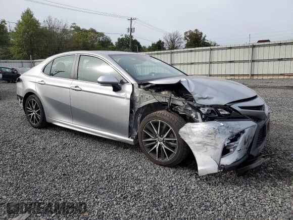 2022 Toyota Camry SE с VIN 4T1T11BK6NU060794, выставлен на аукционе Copart как лот 84729115 с пробегом 39 327 миль миль и Списание • Salvage title. История ставок и продаж доступна на DreamBid. Изображение 4.