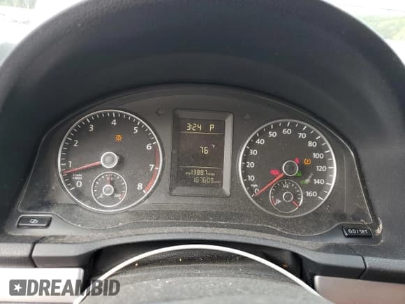 ✅ 2010 Volkswagen Jetta S • VIN: 3VWJX7AJ7AM080036 • Лот: 82412175. Опубликован ранее на Copart с пробегом 167 609 миль. Бесплатный доступ к архиву аукционных продаж из США и подробный отчёт об истории автомобиля на DreamBid. Изображение 9.