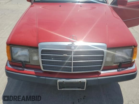 ✅ 1993 Mercedes-Benz 400 E • VIN: WDBEA34E2PB866452 • Lot: 53141995. Wystawiony na Copart z przebiegiem 105 692 mil. Bezpłatny archiwum sprzedaży aukcyjnych z USA i szczegółowy raport historii pojazdu na DreamBid. Zdjęcie 11.