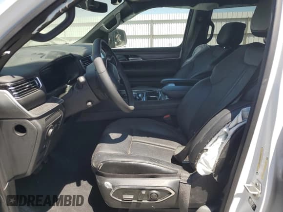 ✅ 2024 Jeep Wagoneer Series II • VIN: 1C4SJRBP1RS137129 • Lot: 65688595. Listed on Copart with 21,398 mi. Free auction sales archive from the USA and detailed vehicle history report at DreamBid. Image 7.