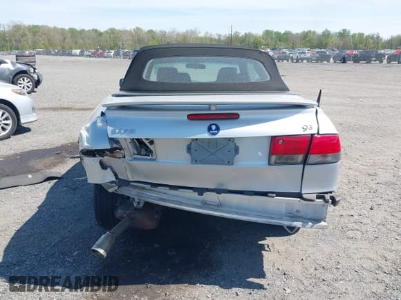 ✅ 2001 Saab 9-3 SE • VIN: YS3DF78K817012431 • Lot: 42069759. Wystawiony na IAAI z przebiegiem 99 282 mil. Bezpłatny archiwum sprzedaży aukcyjnych z USA i szczegółowy raport historii pojazdu na DreamBid. Zdjęcie 17.