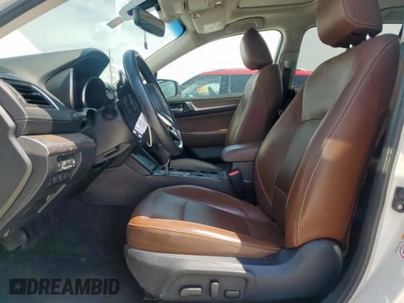 ✅ 2018 Subaru Outback Touring • VIN: 4S4BSATC9J3359082 • Лот: 61079985. Опубликован ранее на Copart с пробегом 97 028 миль. Бесплатный доступ к архиву аукционных продаж из США и подробный отчёт об истории автомобиля на DreamBid. Изображение 7.