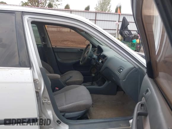 ✅ 1998 Honda Civic DX • VIN: 2HGEJ6629WH551418 • Lot: 42137262. Listed on IAAI with 180,704 mi. Free auction sales archive from the USA and detailed vehicle history report at DreamBid. Image 5.