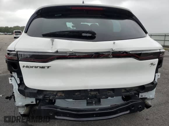 2024 Dodge Hornet R/T z VIN ZACPDFCW8R3A30724, wystawiony jako Copart lot #58818905 z przebiegiem 28 190 mil mil oraz Szkoda całkowita • Salvage title. Historia ofert i sprzedaży dostępna na DreamBid. Obrazek 6.