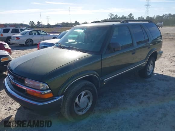 ✅ 2001 Chevrolet Blazer LT • VIN: 1GNDT13W71K207206 • Lot: 40862890. Wystawiony na IAAI z przebiegiem Nie podano. Bezpłatny archiwum sprzedaży aukcyjnych z USA i szczegółowy raport historii pojazdu na DreamBid. Zdjęcie 2.