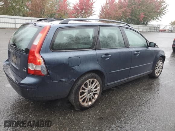 ✅ 2005 Volvo V50 • VIN: YV1MJ682X52080386 • Лот: 74557414. Опубликован ранее на Copart с пробегом 141 588 миль. Бесплатный доступ к архиву аукционных продаж из США и подробный отчёт об истории автомобиля на DreamBid. Изображение 3.