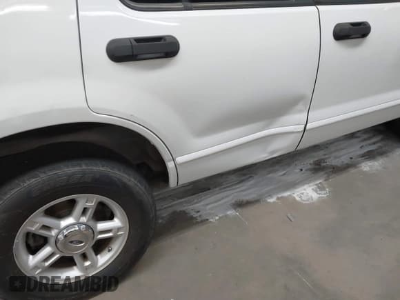 ✅ 2004 Ford Explorer XLT • VIN: 1FMZU73K24ZB08084 • Lot: 43824553. Wystawiony na IAAI z przebiegiem Nie podano. Bezpłatny archiwum sprzedaży aukcyjnych z USA i szczegółowy raport historii pojazdu na DreamBid. Zdjęcie 6.