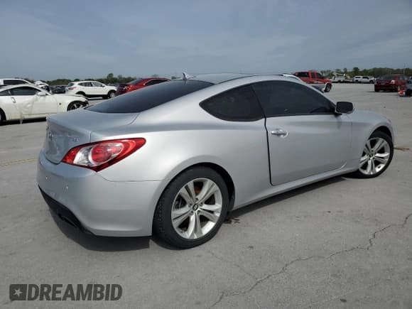 ✅ 2011 Hyundai Genesis Coupe Grand Touring • VIN: KMHHU6KH0BU045993 • Lot: 53572805. Wystawiony na Copart z przebiegiem 61 244 mil. Bezpłatny archiwum sprzedaży aukcyjnych z USA i szczegółowy raport historii pojazdu na DreamBid. Zdjęcie 3.
