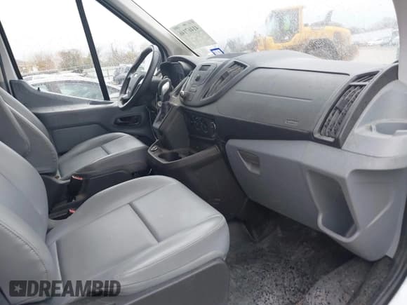 ✅ 2017 Ford Transit • VIN: 1FTYR2CMXHKB02635 • Лот: 41467146. Опубликован ранее на IAAI с пробегом 68 047 миль. Бесплатный доступ к архиву аукционных продаж из США и подробный отчёт об истории автомобиля на DreamBid. Изображение 5.