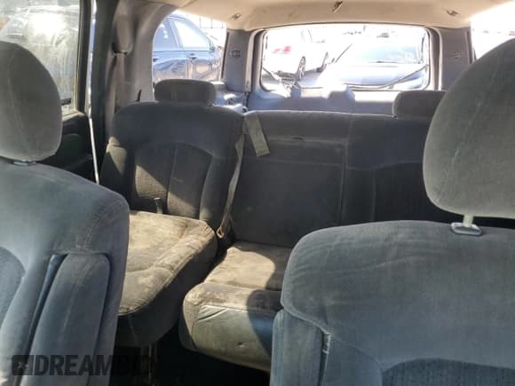 ✅ 2002 Chevrolet Suburban LS • VIN: 1GNEC16T82J219779 • Лот: 61617045. Опубликован ранее на Copart с пробегом 307 726 миль. Бесплатный доступ к архиву аукционных продаж из США и подробный отчёт об истории автомобиля на DreamBid. Изображение 10.