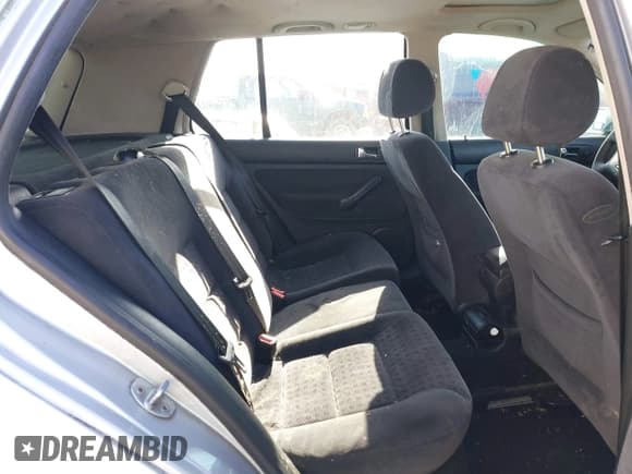 ✅ 2001 Volkswagen Golf GLS • VIN: 9BWGP61JX14066818 • Лот: 41968719. Опубликован ранее на IAAI с пробегом 177 638 миль. Бесплатный доступ к архиву аукционных продаж из США и подробный отчёт об истории автомобиля на DreamBid. Изображение 8.