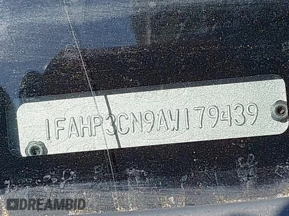 ✅ 2010 Ford Focus SE • VIN: 1FAHP3CN9AW179439 • Lot: 42711227. Wystawiony na IAAI z przebiegiem 131 727 mil. Bezpłatny archiwum sprzedaży aukcyjnych z USA i szczegółowy raport historii pojazdu na DreamBid. Zdjęcie 9.