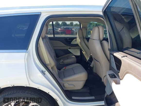 ✅ 2021 Lincoln Aviator Reserve • VIN: 5LM5J7XC6MGL18545 • Лот: 43371338. Опубликован ранее на IAAI с пробегом 55 657 миль. Бесплатный доступ к архиву аукционных продаж из США и подробный отчёт об истории автомобиля на DreamBid. Изображение 8.