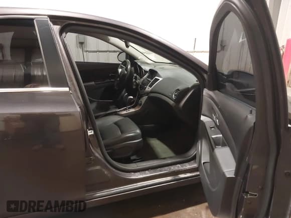 ✅ 2014 Chevrolet Cruze 2LT • VIN: 1G1PE5SB2E7304336 • Лот: 43667633. Опубликован ранее на IAAI с пробегом 154 314 миль. Бесплатный доступ к архиву аукционных продаж из США и подробный отчёт об истории автомобиля на DreamBid. Изображение 5.