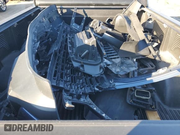 ✅ 2019 Chevrolet Silverado 1500 RST • VIN: 1GCRYEEK6KZ366230 • Lot: 90923575. Wystawiony na Copart z przebiegiem 67 091 mil. Bezpłatny archiwum sprzedaży aukcyjnych z USA i szczegółowy raport historii pojazdu na DreamBid. Zdjęcie 12.