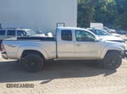 ✅ 2009 Toyota Tacoma • VIN: 5TEUU42N69Z618474 • Lot: 43227695. Listed on IAAI with 186,544 mi. Free auction sales archive from the USA and detailed vehicle history report at DreamBid. Image 14.