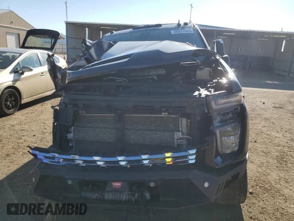 ✅ 2020 Chevrolet Silverado 2500HD LTZ • VIN: 1GC4YPEY4LF207932 • Lot: 80317645. Wystawiony na Copart z przebiegiem 100 810 mil. Bezpłatny archiwum sprzedaży aukcyjnych z USA i szczegółowy raport historii pojazdu na DreamBid. Zdjęcie 5.