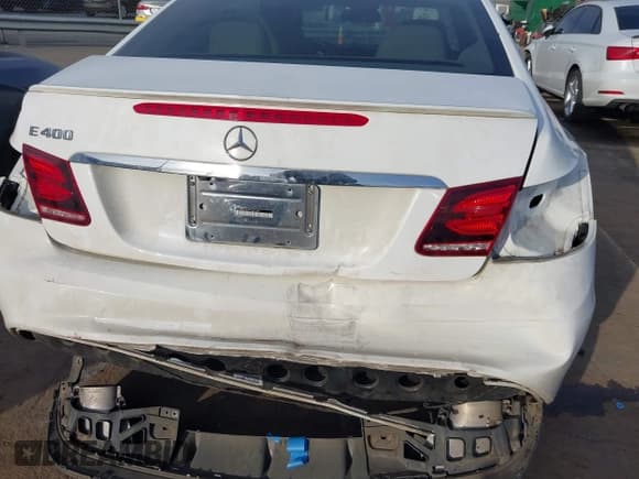 ✅ 2017 Mercedes-Benz E 400 • VIN: WDDKJ6FB3HF357589 • Lot: 43683599. Listed on IAAI with 89,408 mi. Free auction sales archive from the USA and detailed vehicle history report at DreamBid. Image 6.