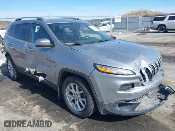 ✅ 2016 Jeep Cherokee Latitude • VIN: 1C4PJMCS4GW194491 • Лот: 41758324. Опубликован ранее на IAAI с пробегом 142 233 миль. Бесплатный доступ к архиву аукционных продаж из США и подробный отчёт об истории автомобиля на DreamBid. Изображение 1.