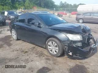 2015 Chevrolet Cruze LS z VIN 1G1PA5SH9F7139693, wystawiony jako IAAI lot #42601634 z przebiegiem 177 024 mil mil oraz . Historia ofert i sprzedaży dostępna na DreamBid. Obrazek 1.
