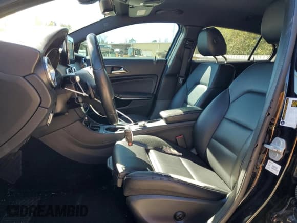 ✅ 2017 Mercedes-Benz GLA 250 • VIN: WDCTG4EB2HJ297301 • Lot: 87029895. Wystawiony na Copart z przebiegiem 131 222 mil. Bezpłatny archiwum sprzedaży aukcyjnych z USA i szczegółowy raport historii pojazdu na DreamBid. Zdjęcie 7.