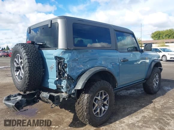 ✅ 2023 Ford Bronco • VIN: 1FMDE5CPXPLB88913 • Lot: 43724458. Listed on IAAI with 10,651 mi. Free auction sales archive from the USA and detailed vehicle history report at DreamBid. Image 4.