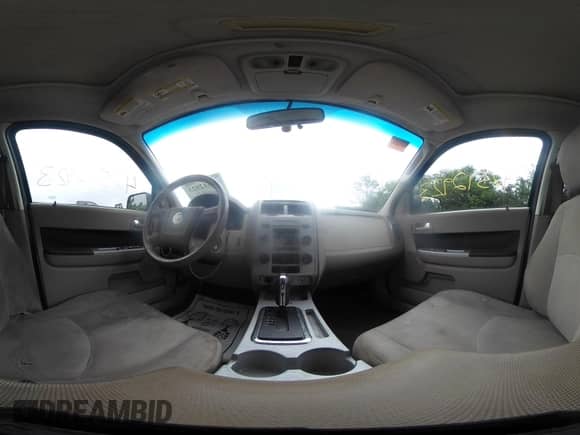 2010 Mercury Mariner z VIN 4M2CN8B73AKJ05123, wystawiony jako IAAI lot #42512923 z przebiegiem 240 736 mil mil oraz . Historia ofert i sprzedaży dostępna na DreamBid. Obrazek 21.